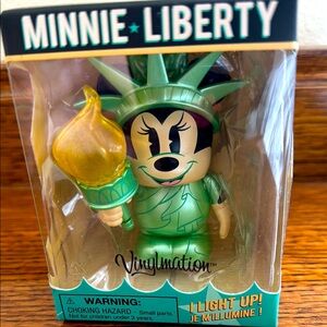 Minnie Liberty Vinylmation Figure